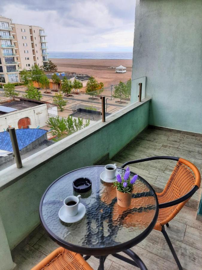 Hotel Riviera مامايا المظهر الخارجي الصورة