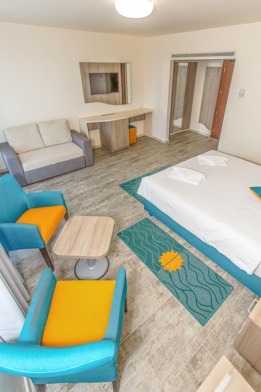 Hotel Riviera مامايا الغرفة الصورة